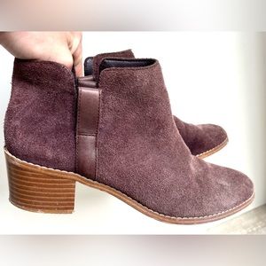 Clarks slip-on purple eggplant suede booties